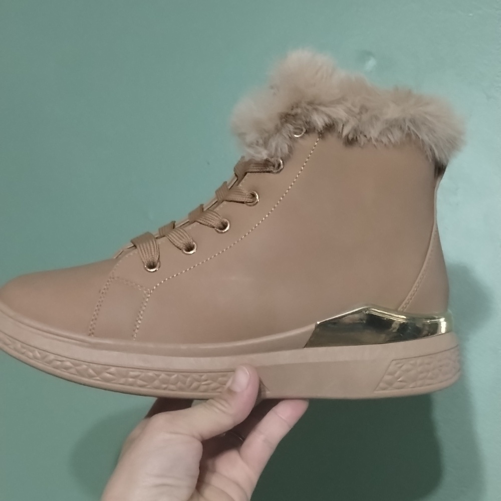 NIB Tan BOOTS UNBRANDED SZ.8 WITH FUR - Picture 3 of 9